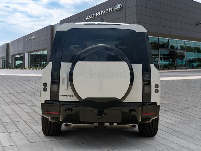 New 2026 Fuji White Land Rover X-Dynamic SE image 4