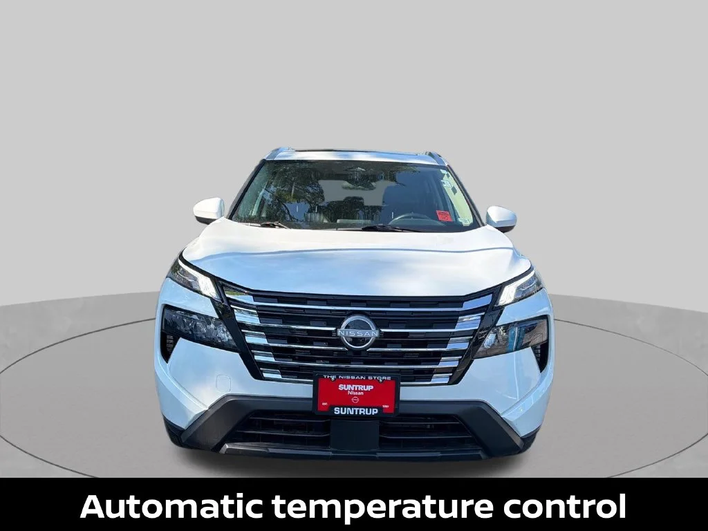 Used 2025 White Nissan SV image 10