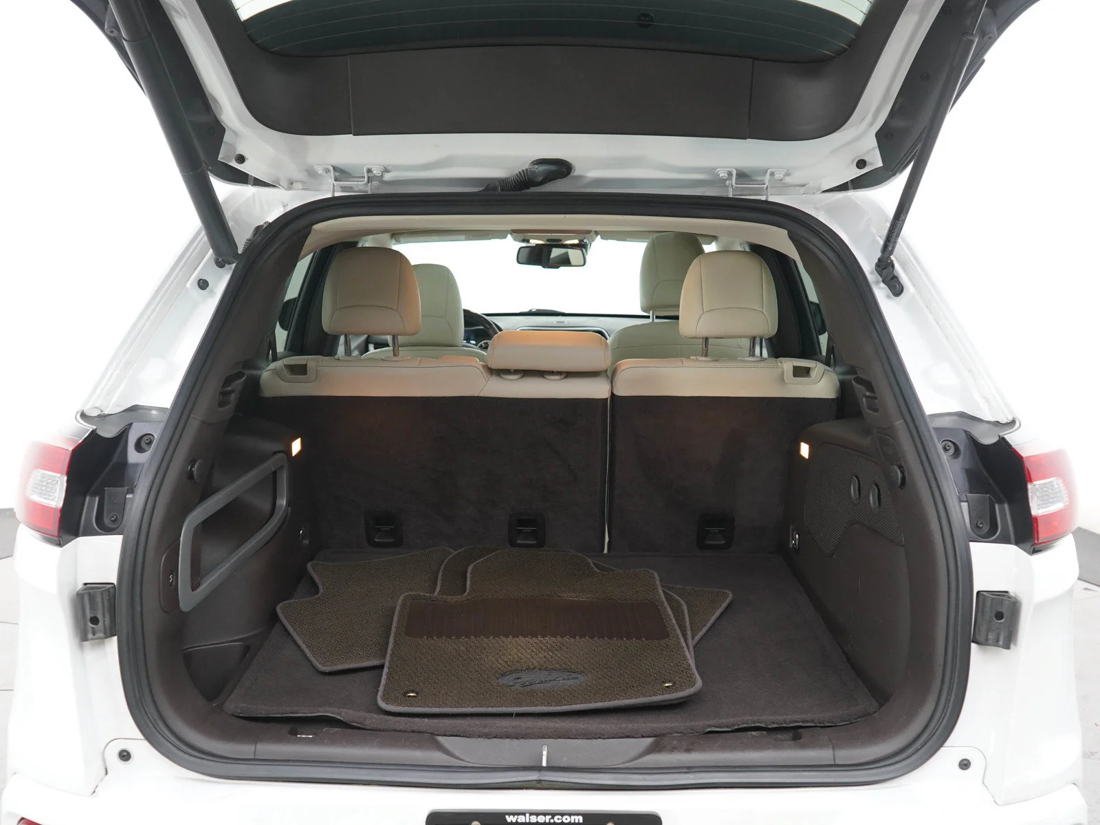 Used 2016 Bright White Clearcoat Jeep Overland image 16