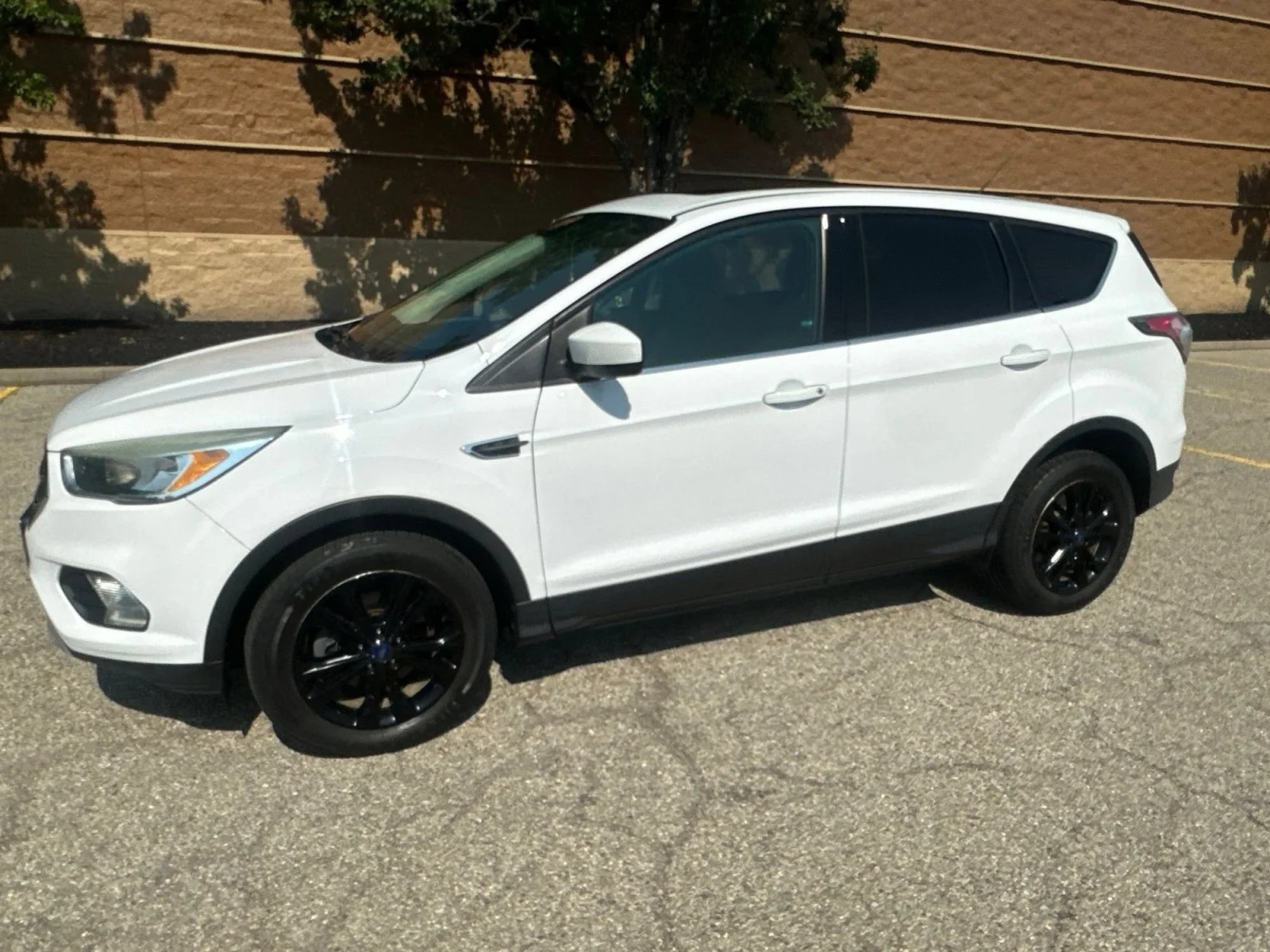 Used 2017 Oxford White Ford SE image 6