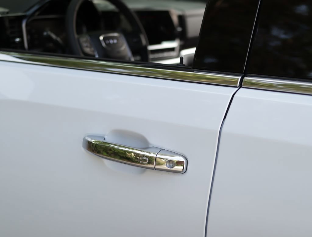 New 2026 Glacier White Tricoat GMC SLT image 39