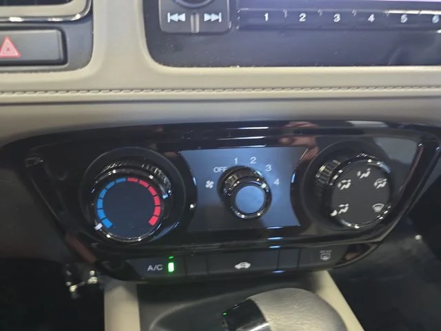 Used 2019 Silver Honda LX image 25