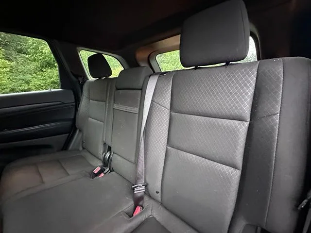Used 2020 Gray Jeep Laredo image 10