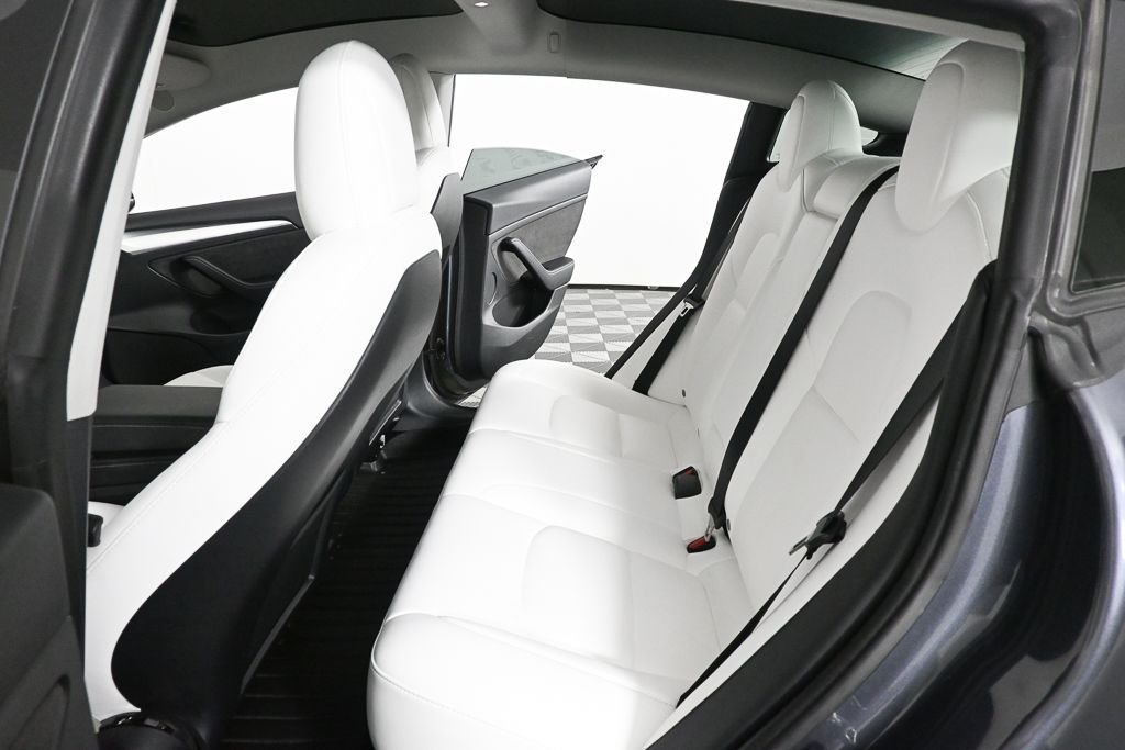 Used 2022  Tesla Performance image 15