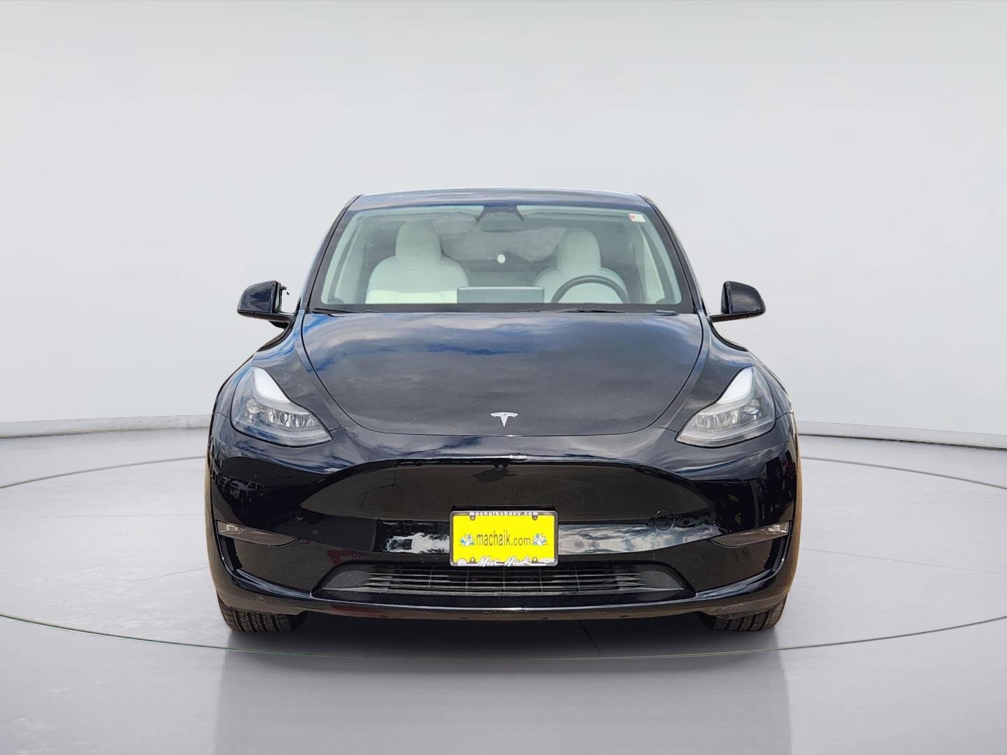2023 Tesla Model Y photo 2 of 33