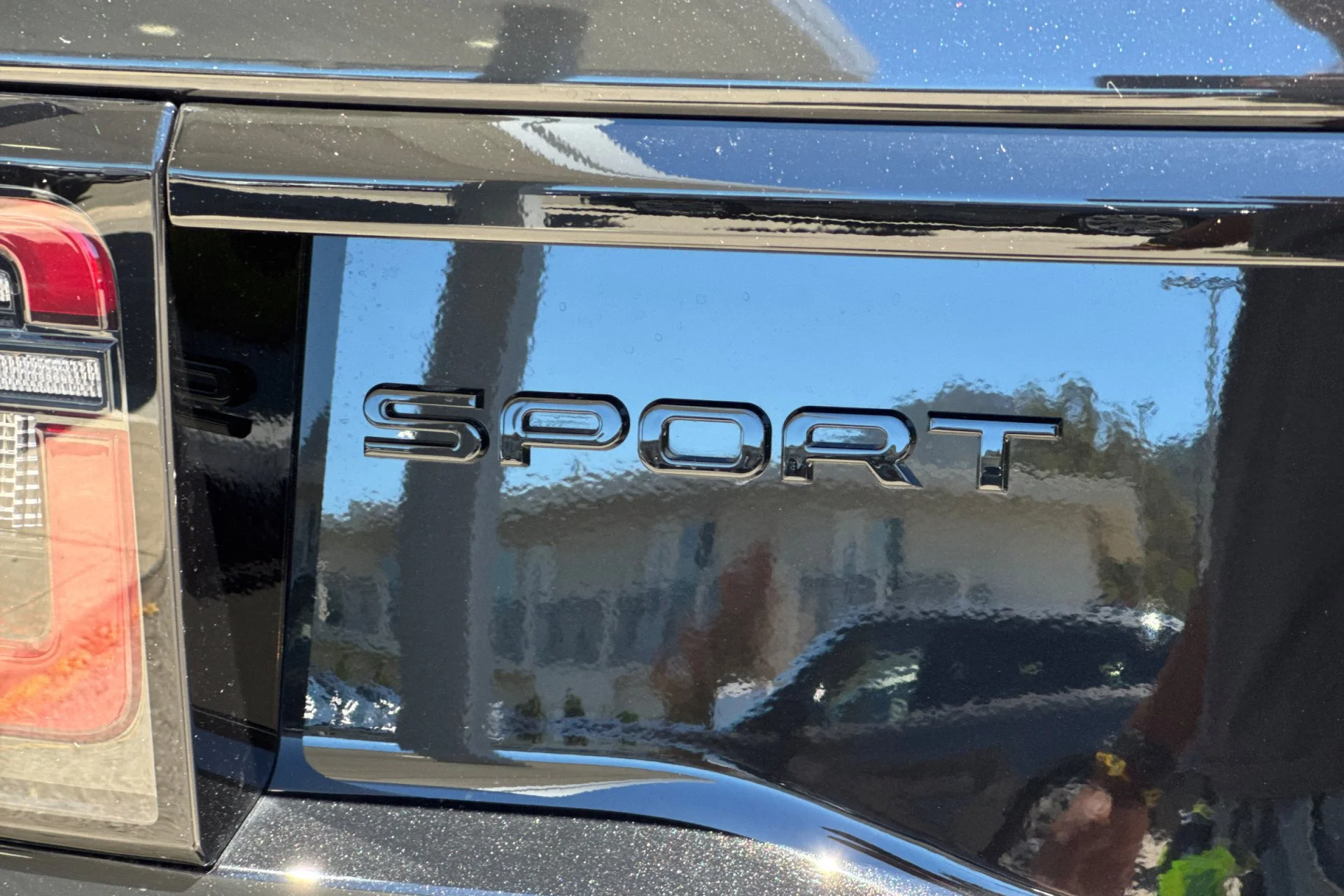 New 2026 Santorini Black Land Rover Landmark image 12