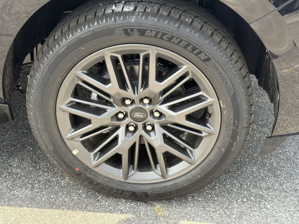 New 2026 Black Ford Platinum image 11