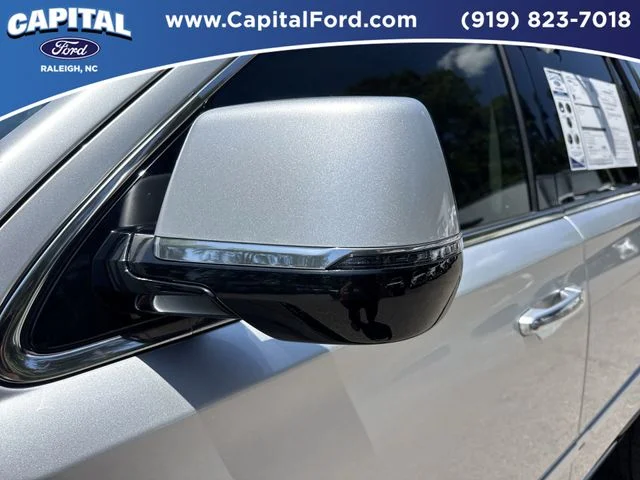 Used 2020 Silver Cadillac Premium Luxury image 12