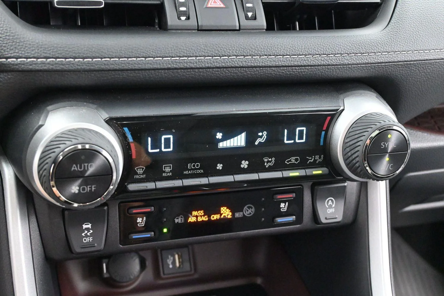 Used 2025 Wind Chill Pearl Toyota Limited image 25