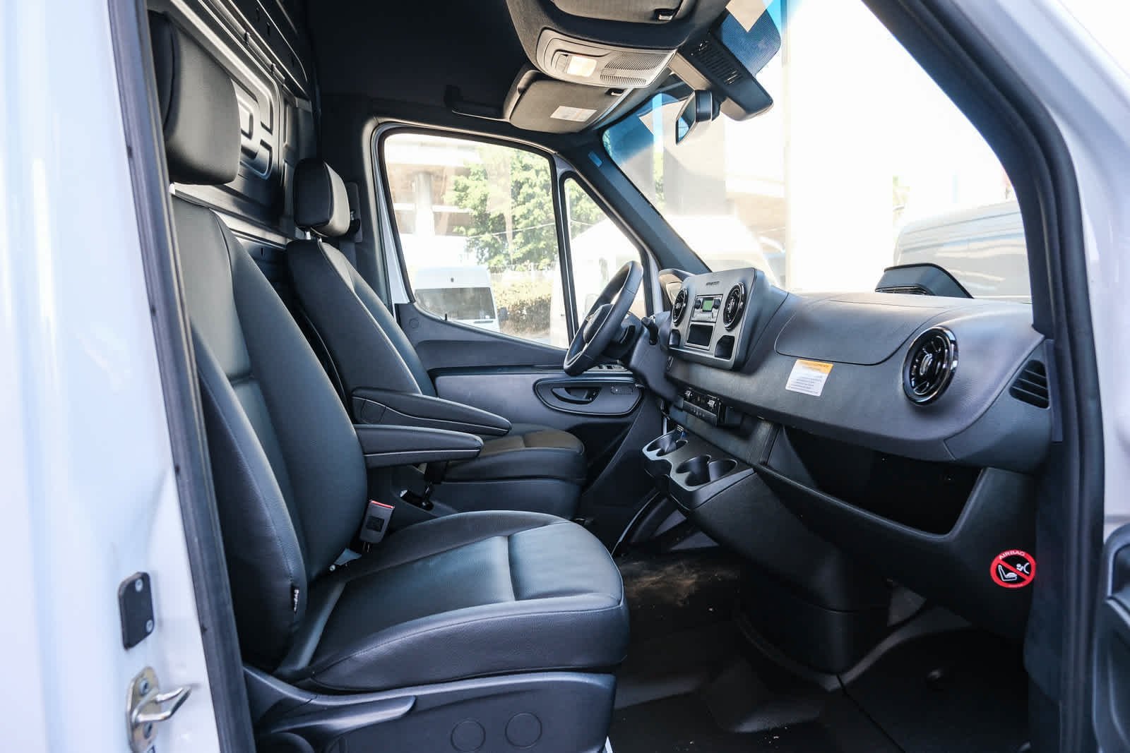 New 2025 Arctic+White Mercedes-Benz Cargo 144 WB  RWD 2.0L 4-Cylinder image 18