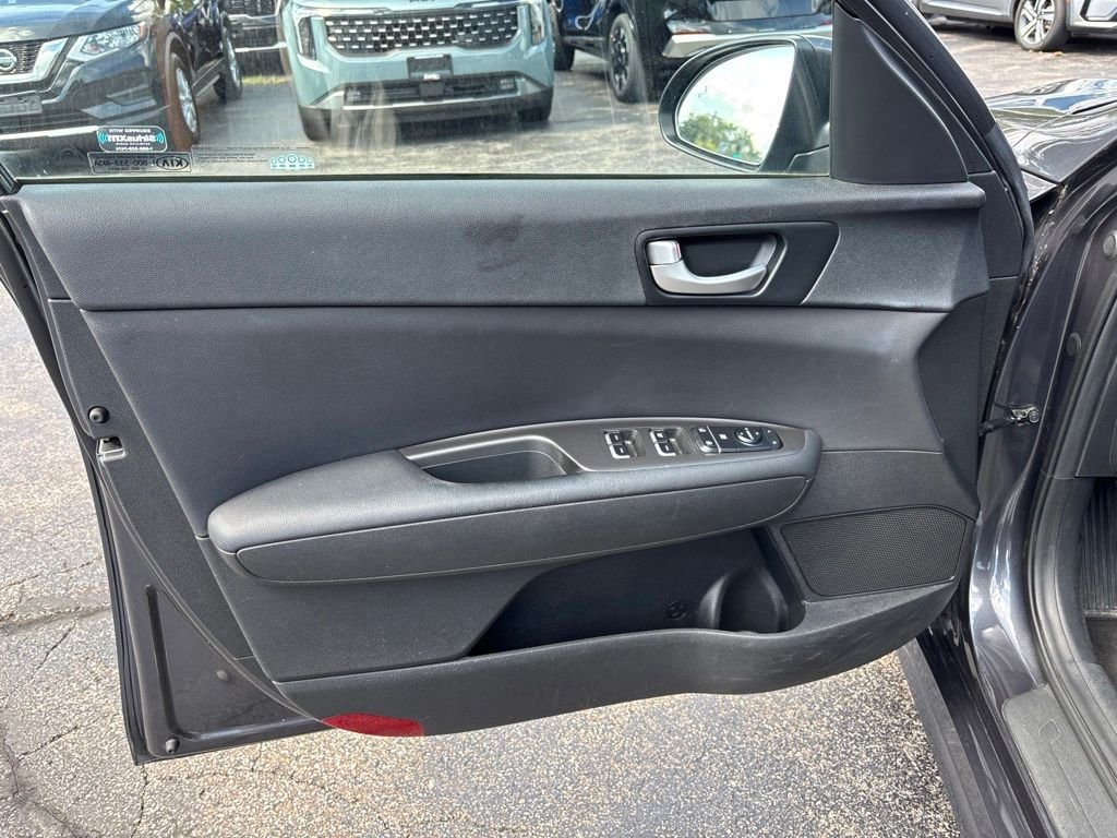 Used 2018 Gray Kia S image 18