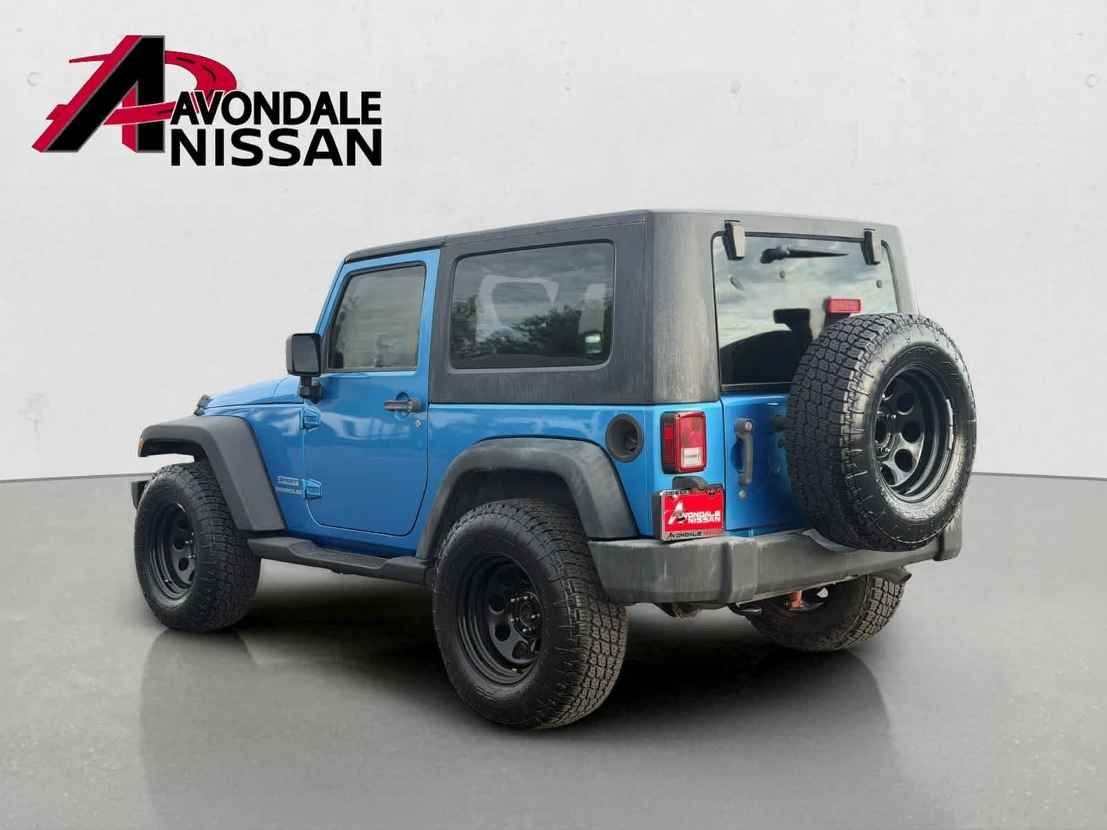 Used 2010 Surf Blue Pearl Jeep Islander image 4