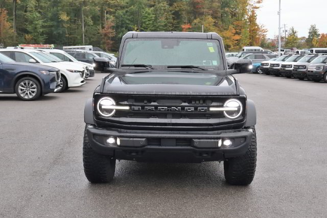 Used 2022 Black Ford Outer Banks image 9