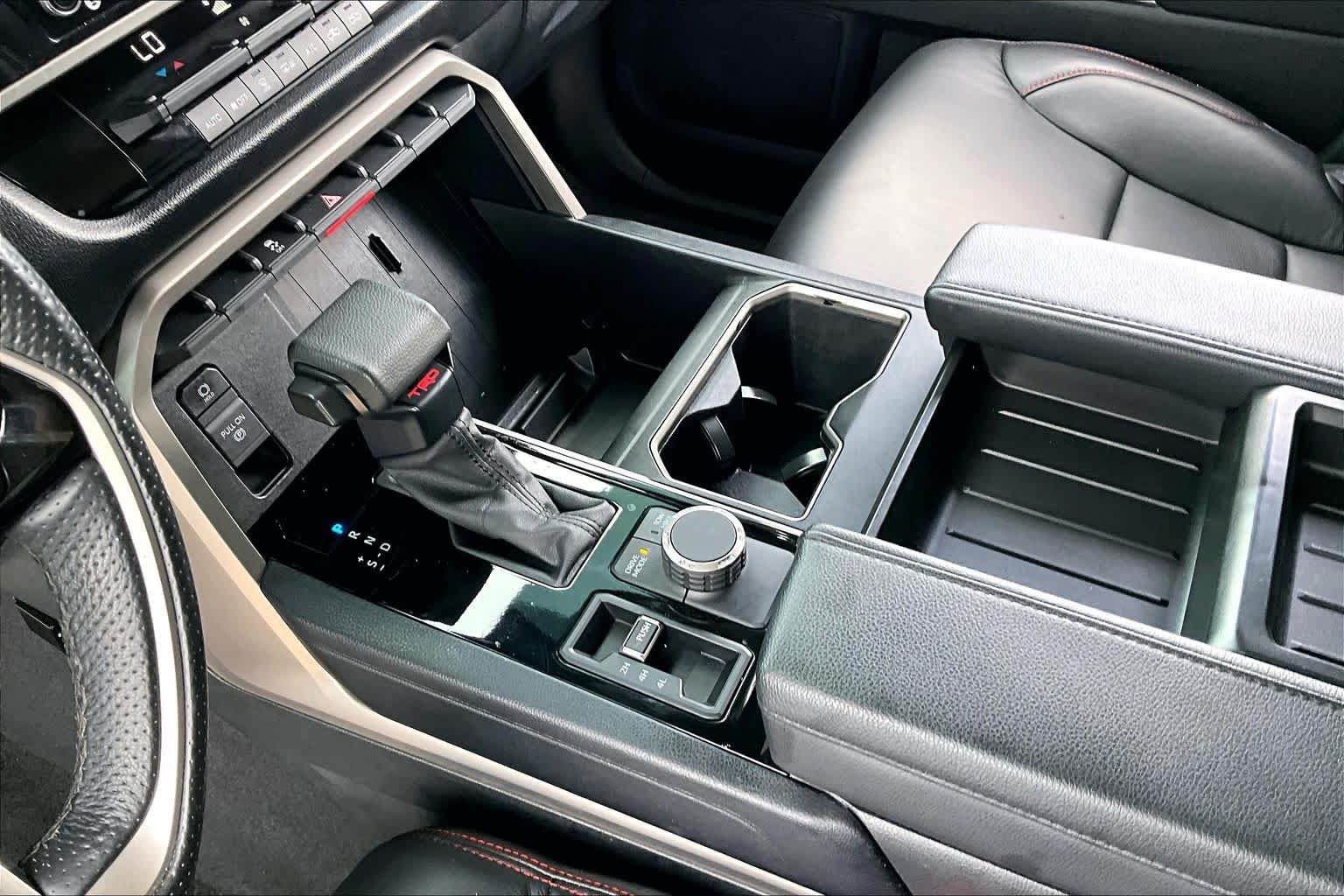 Used 2022 White Toyota SR5 image 17