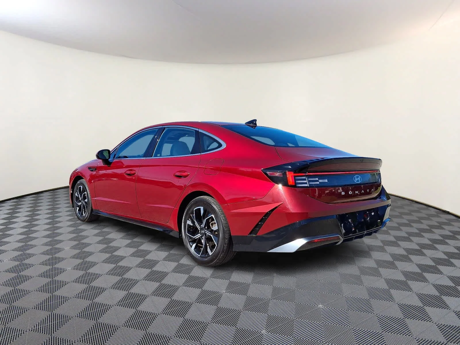 Used 2024 Ultimate red Hyundai SEL image 7