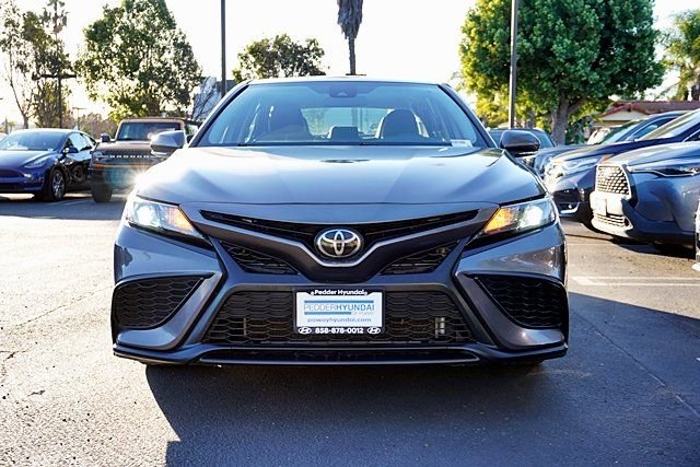 Used 2023  Toyota SE image 4