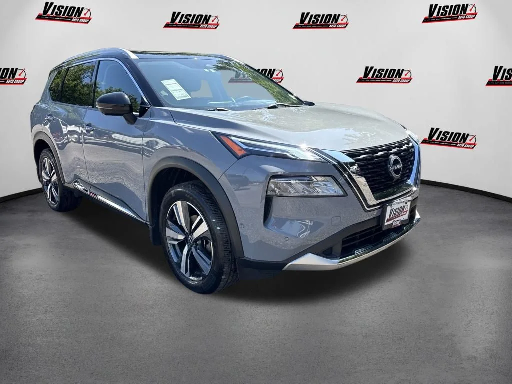 Used 2023 Gray Nissan Platinum image 3