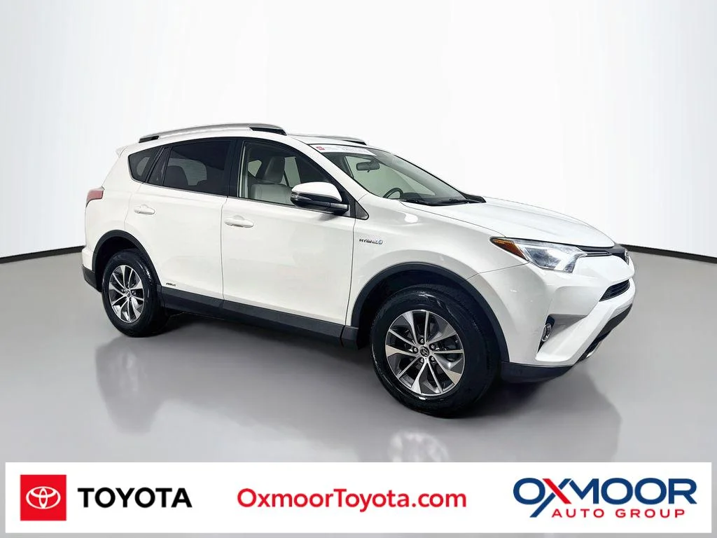 Certified Used 2016 Super White Toyota XLE image 1
