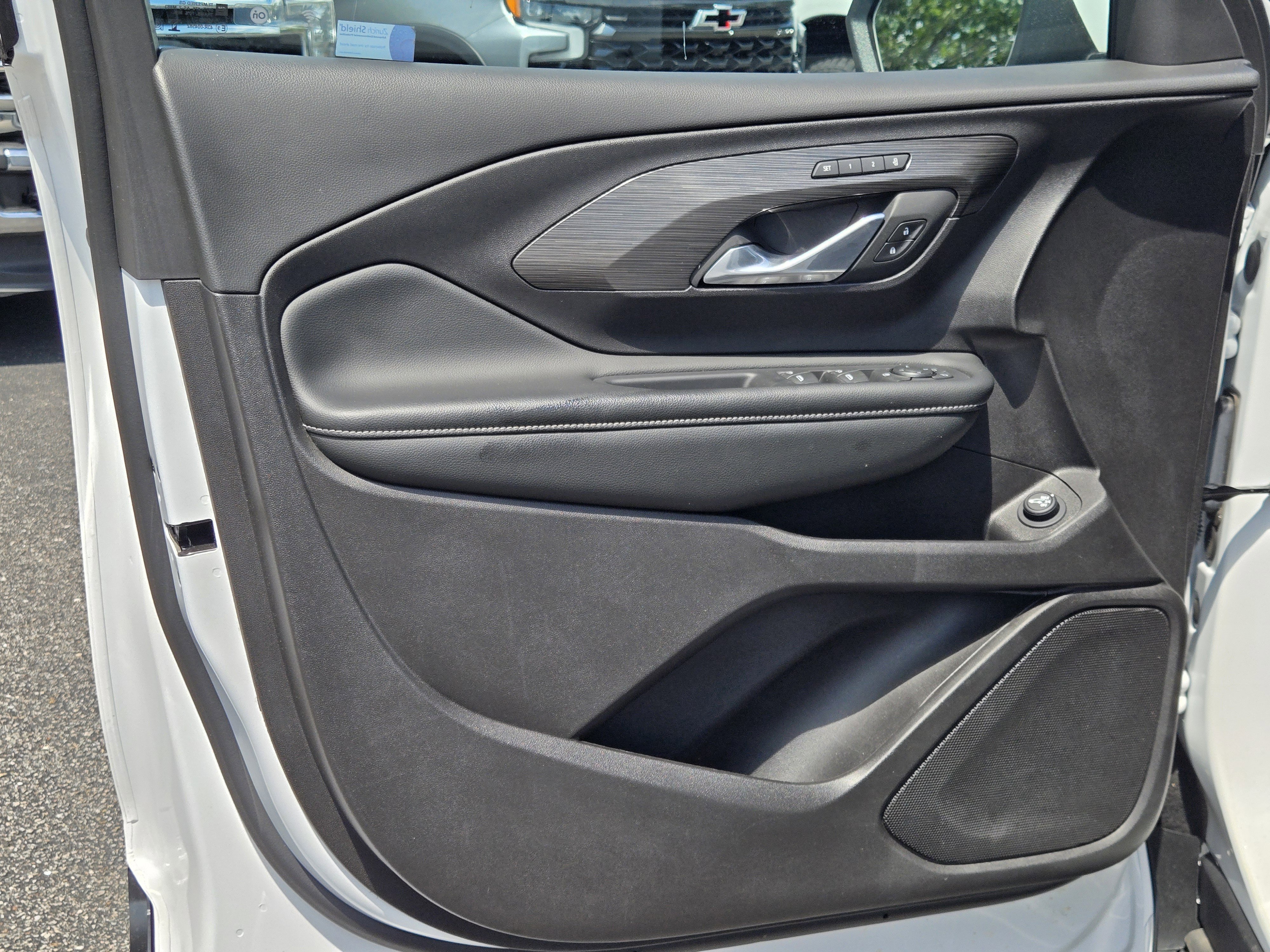 2024 GMC Terrain SLT - Photo 18