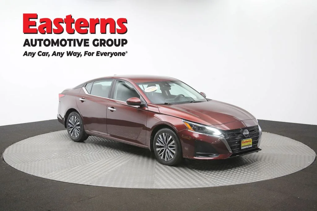 Used 2023 Red Nissan 2.5 SV image 48