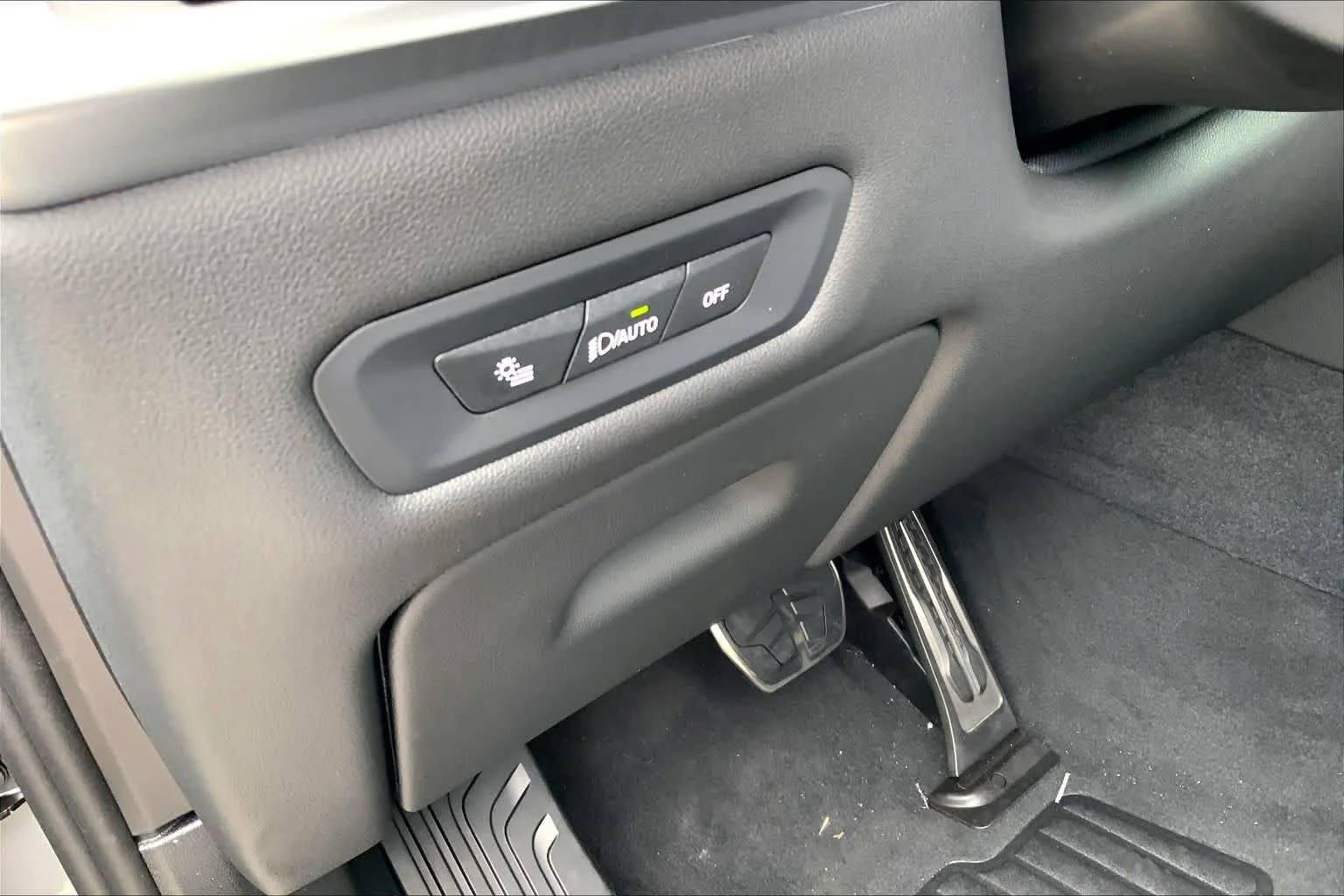 New 2026 Skyscraper Grey Metallic BMW xDrive40i image 18