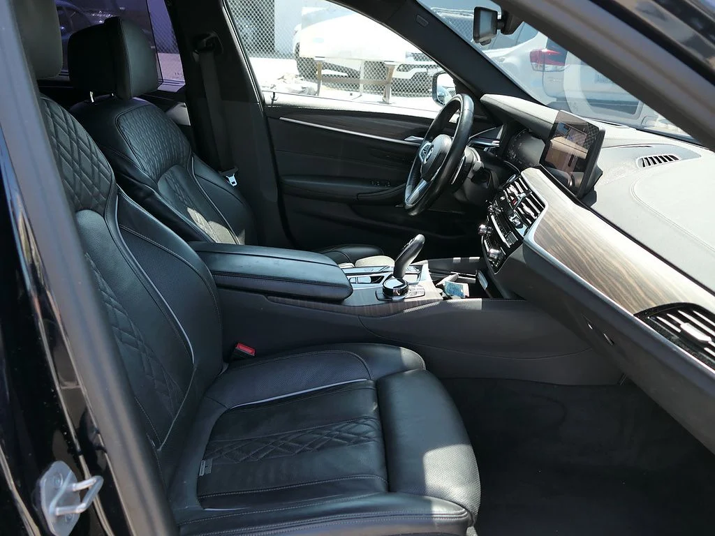 Used 2023 Carbon Black Metallic BMW M550i xDrive image 28