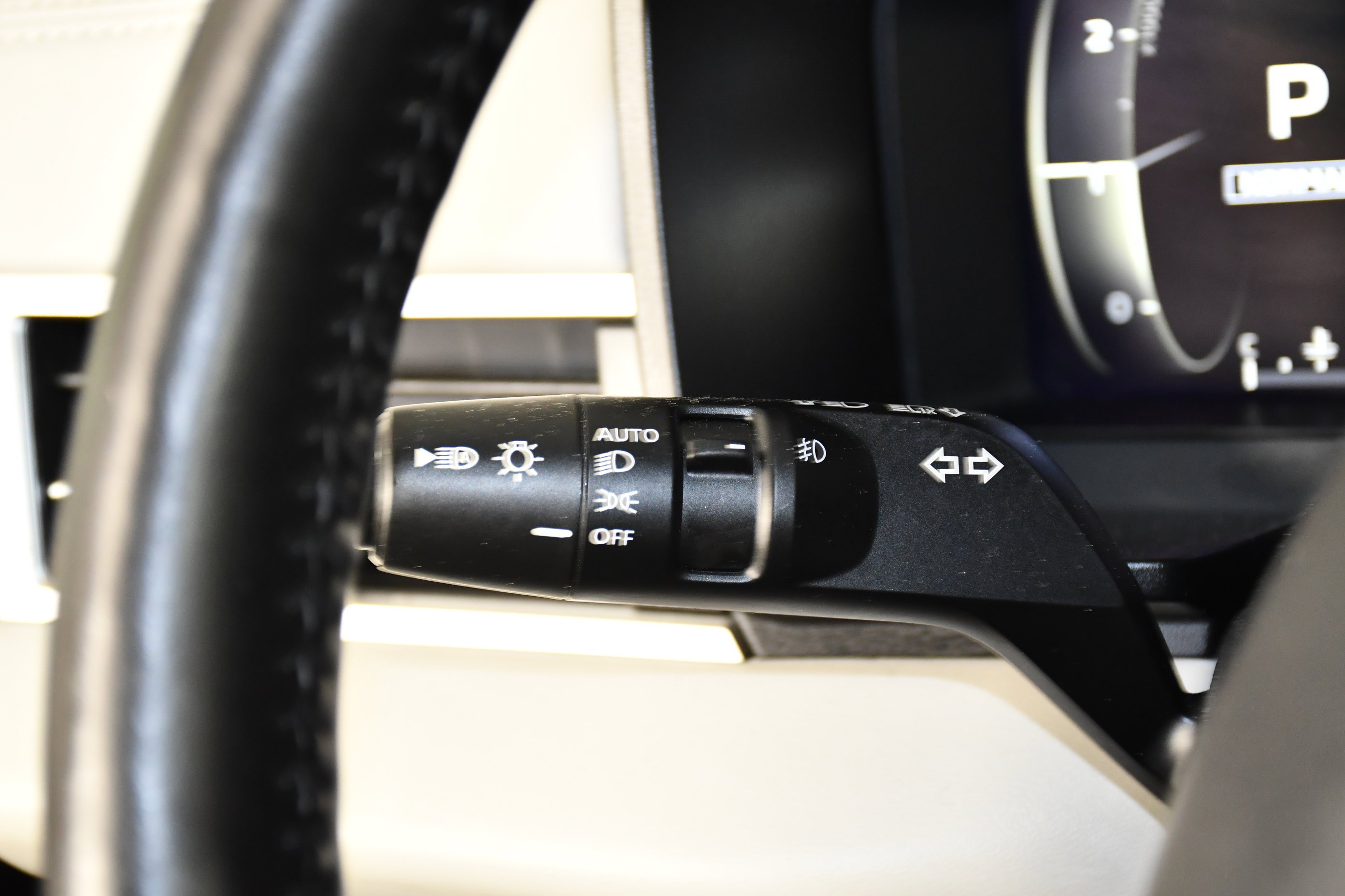 Certified Used 2025 Gray Mitsubishi SEL image 22