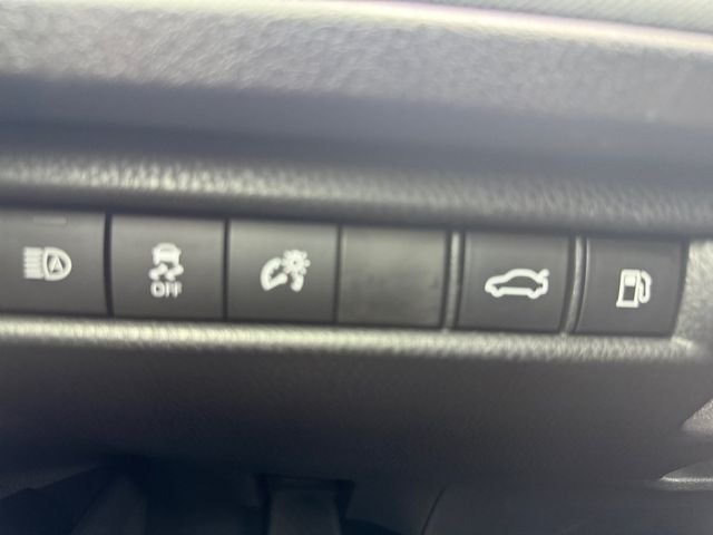 Used 2025 UNDERGROUND Toyota LE image 13