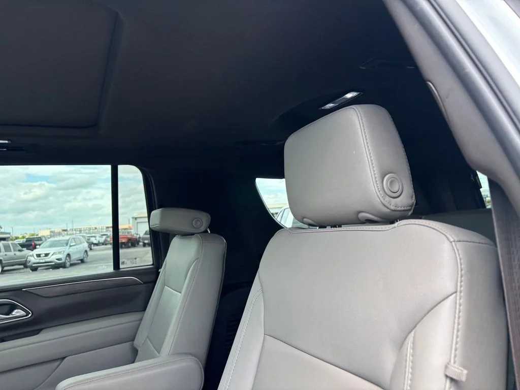 Used 2023 White Chevrolet Z71 image 30