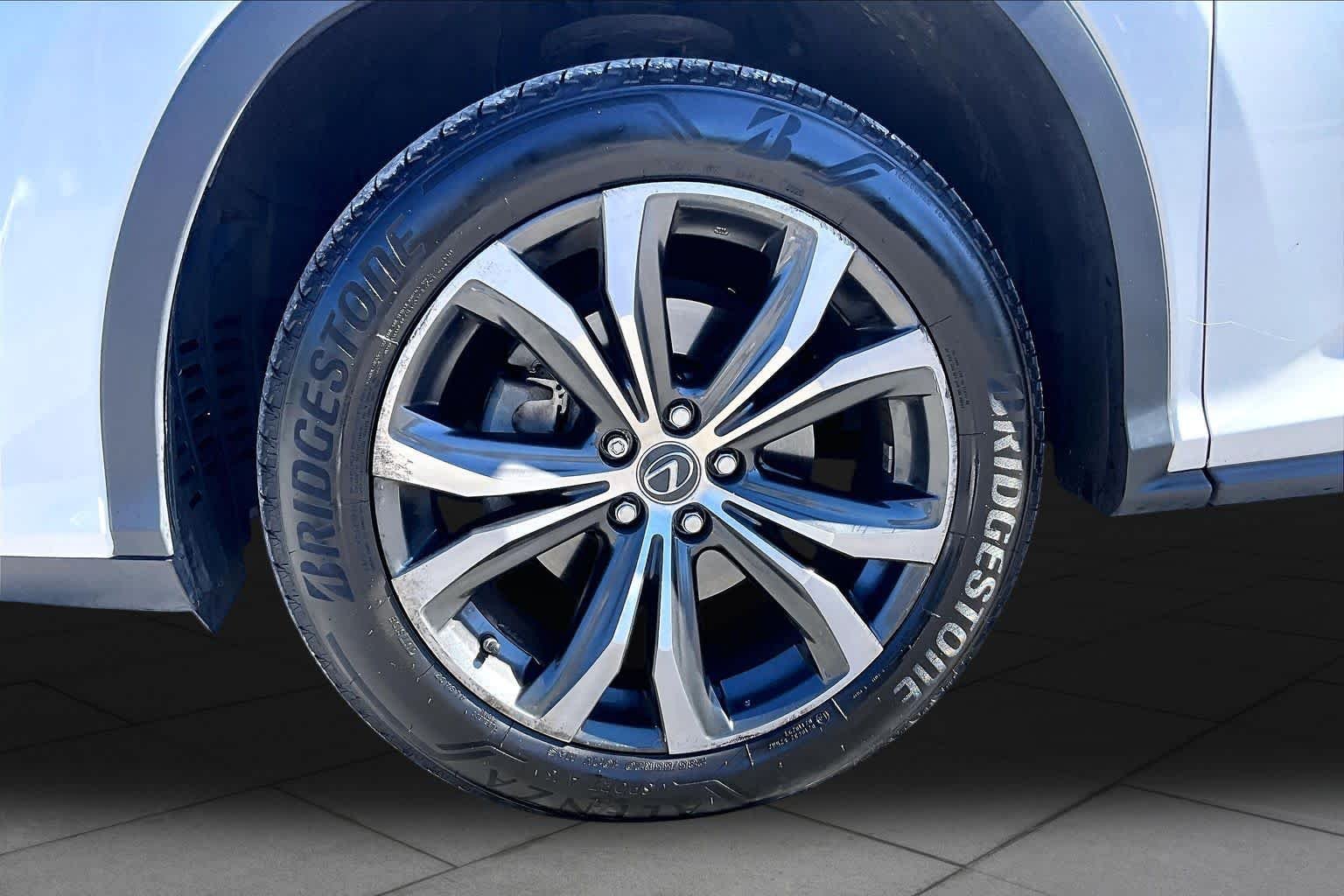 Used 2020 Eminent White Pearl Lexus  image 11