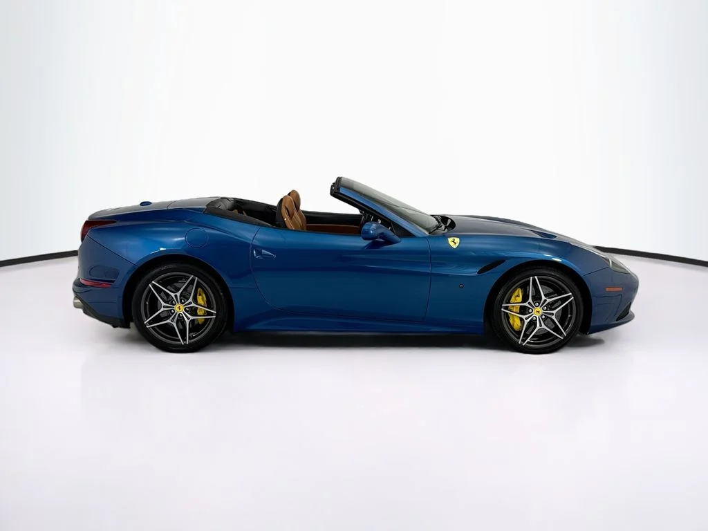 Used 2015  Ferrari T image 4