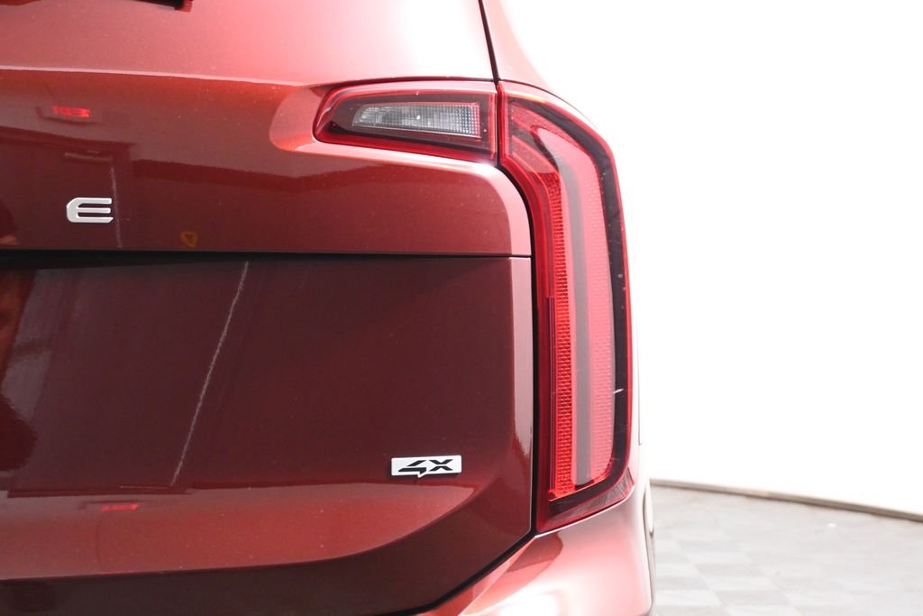 Used 2024 Red Kia S image 13