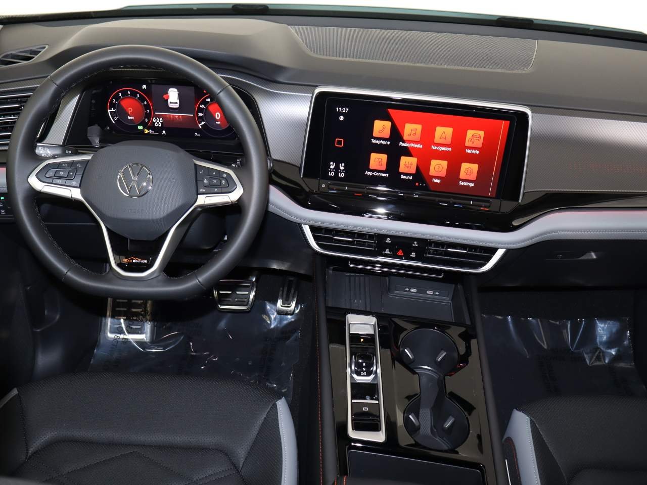 New 2026 OPAL WHITE PEARL Volkswagen Peak Edition 4Motion image 14