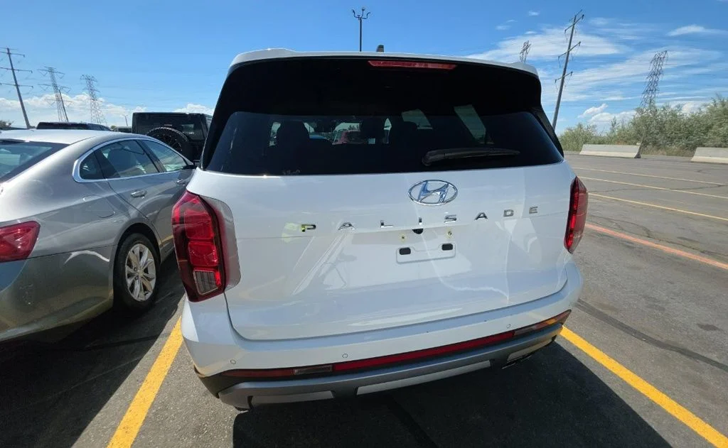 Certified Used 2025 White Hyundai SEL image 6