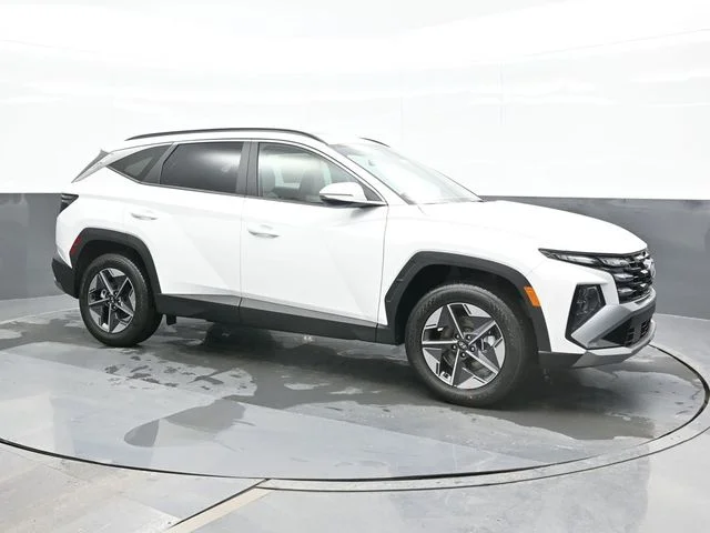 New 2026 White Hyundai SEL Premium image 7