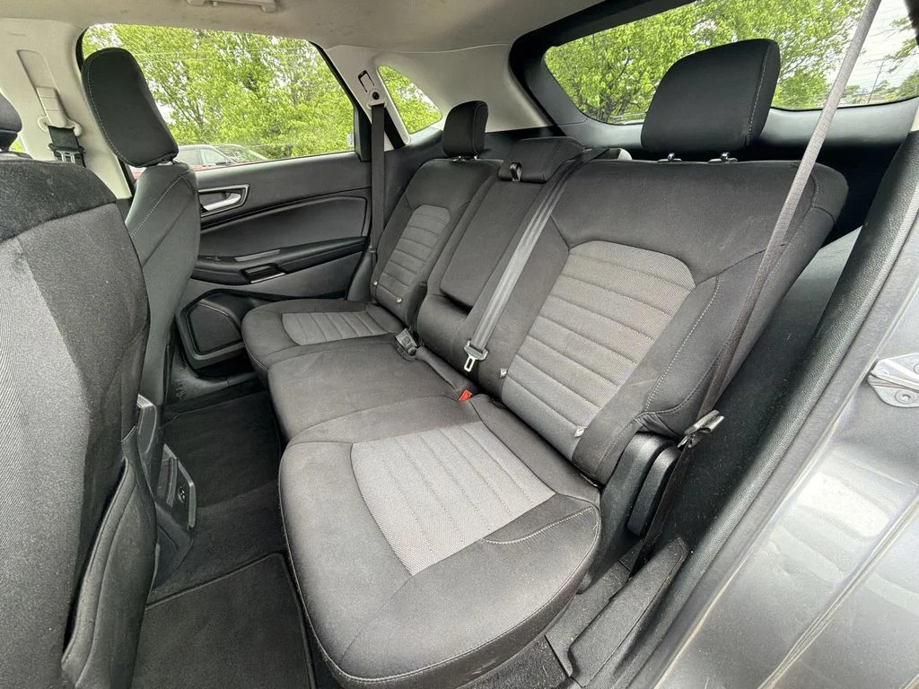 Used 2022 Gray Ford SE image 22