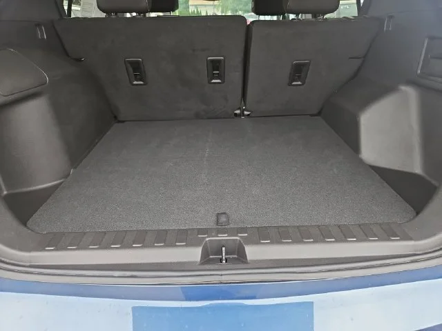 Used 2024 Lakeshore Blue Metallic Chevrolet LT image 22