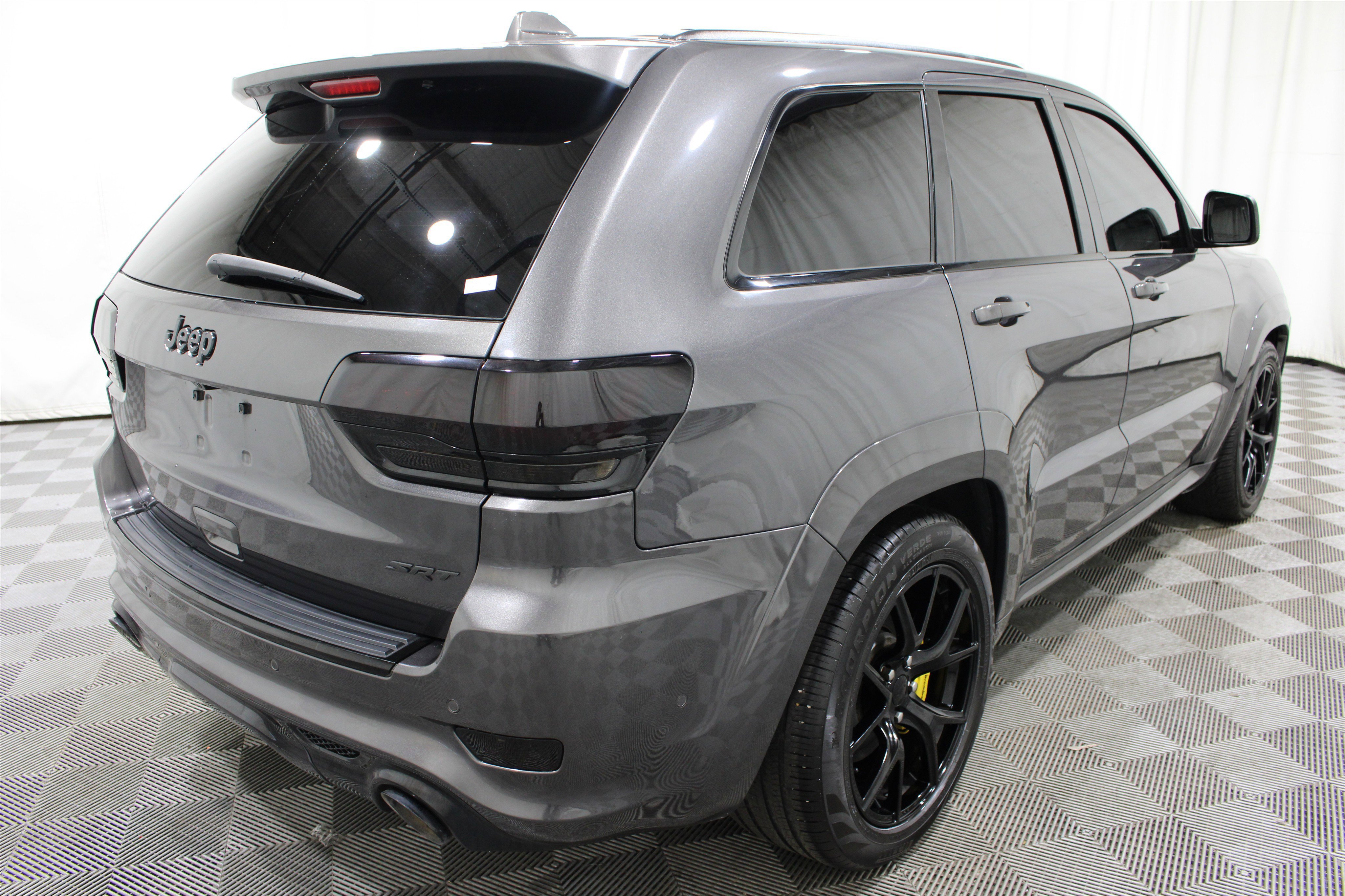 Used 2017 Granite Crystal Metallic Clearcoat Jeep SRT image 33