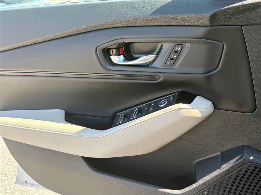 2025 Honda Accord Hybrid Touring - Photo 42