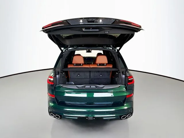 Used 2026 Green BMW ALPINA XB7 image 28