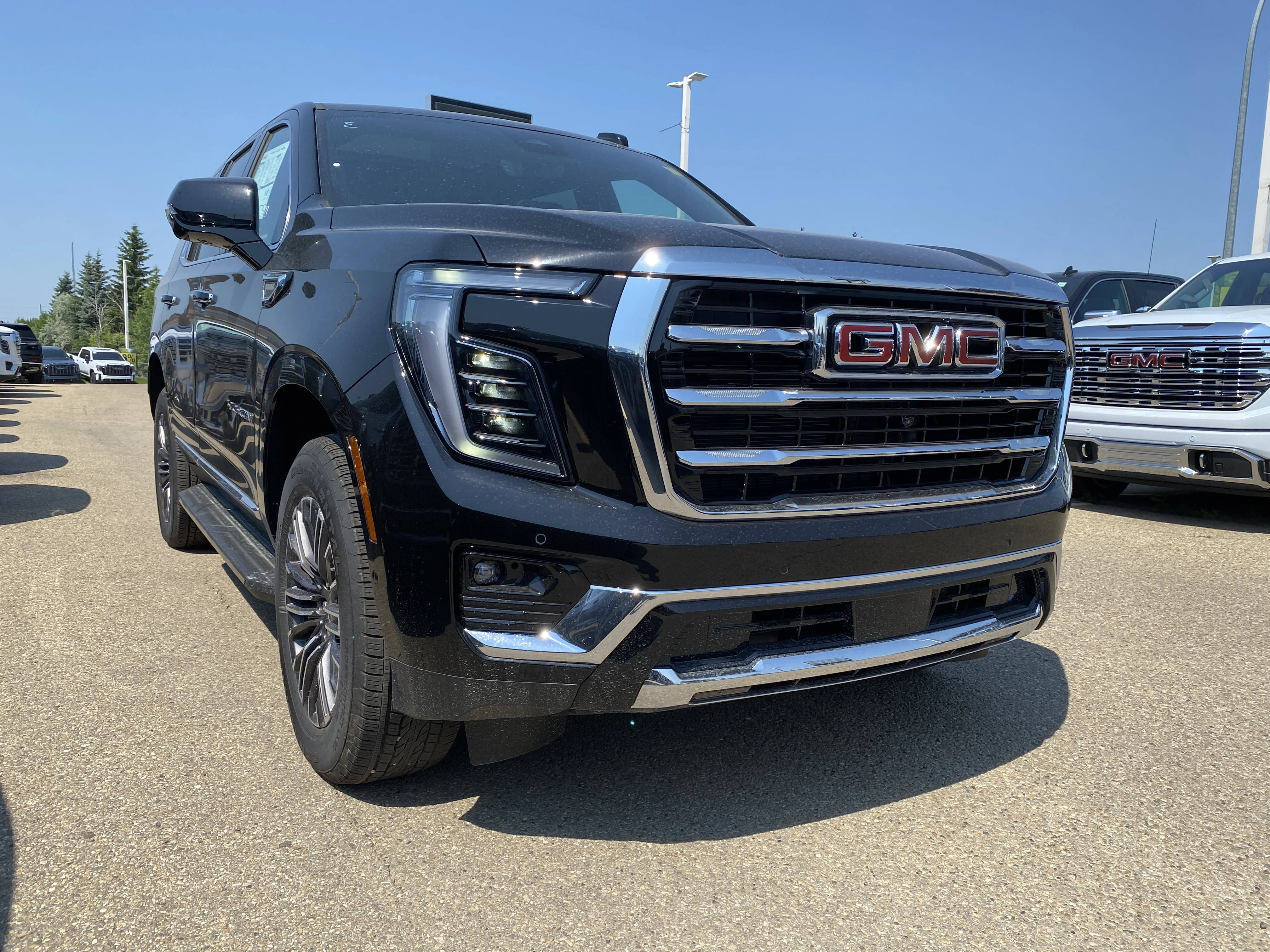 New 2026 ONYX BLACK GMC Elevation image 8