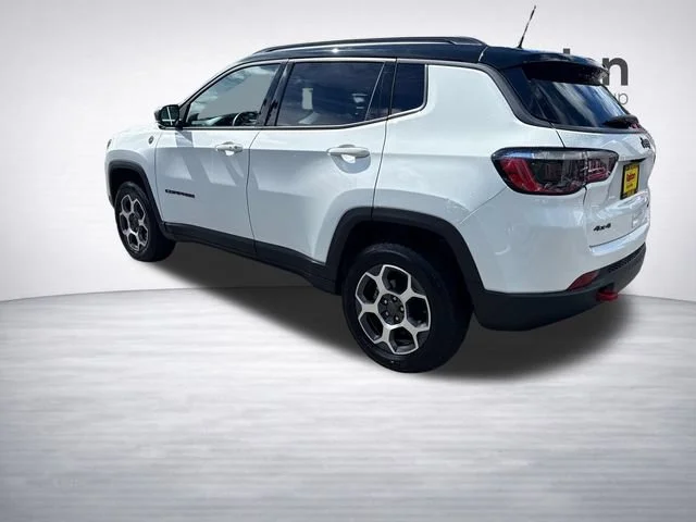 Used 2022 Bright White Clearcoat Jeep Trailhawk image 5