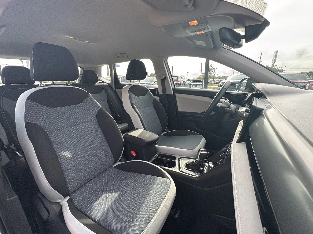 Certified Used 2025 WHITE Volkswagen S image 9