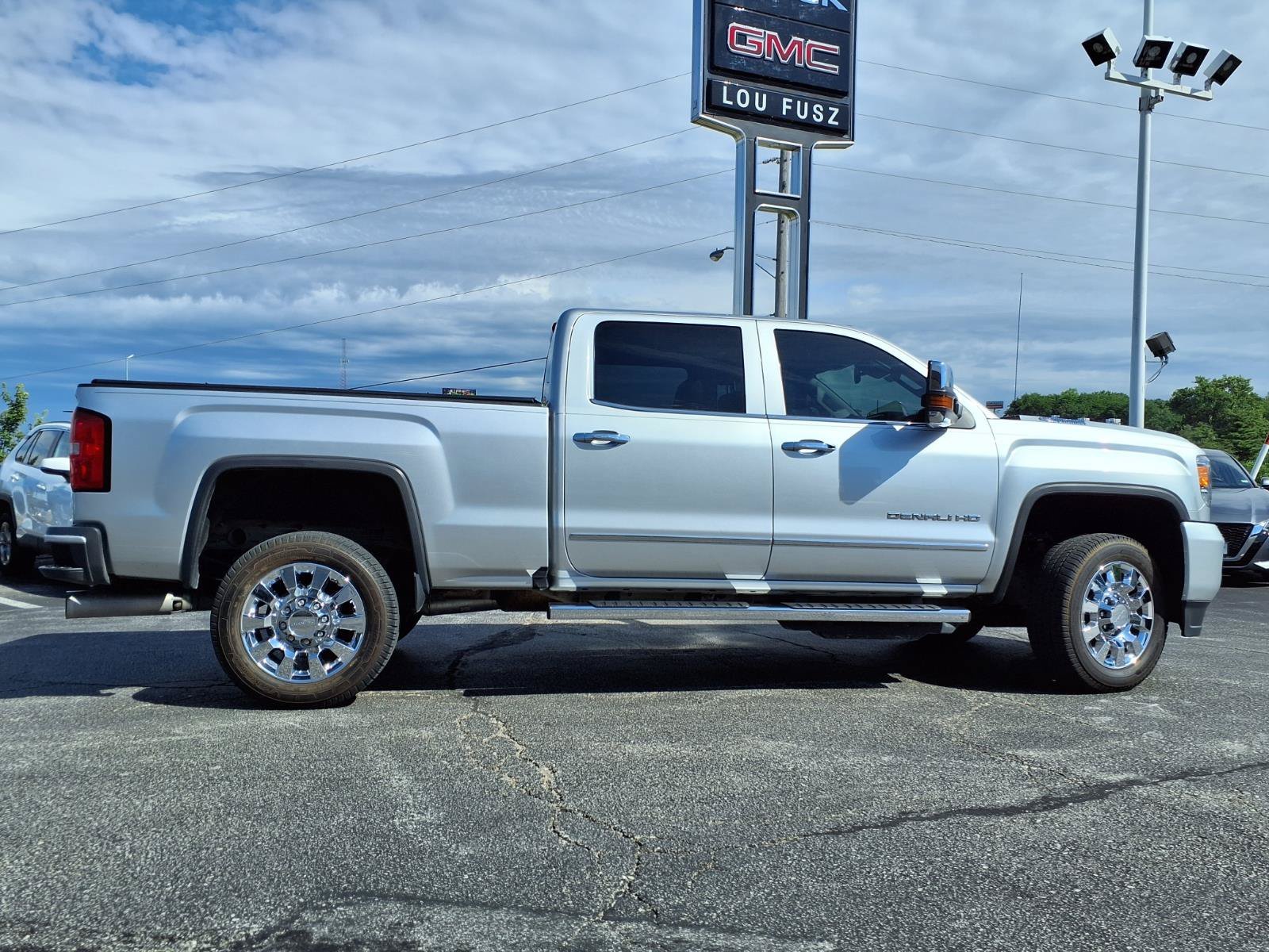 Used 2017 QUICKSILVER METALLIC GMC Denali image 38