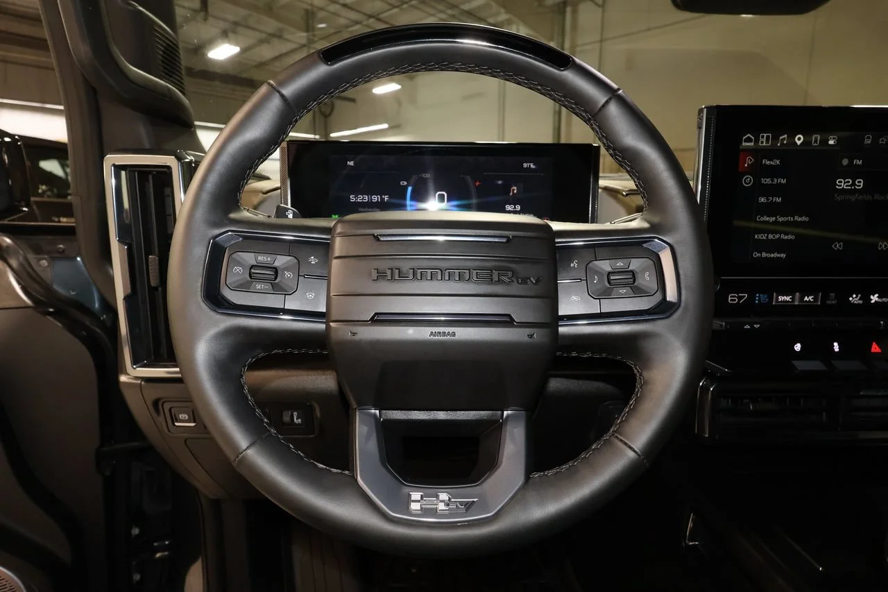 Used 2026 Graphite Blue Metallic GMC 2X image 10