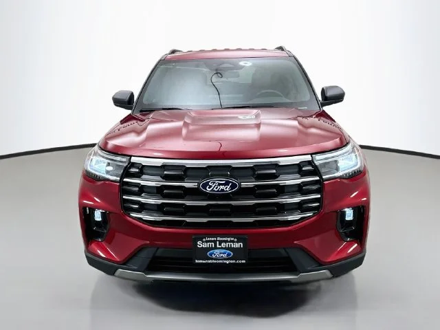 New 2027 Ruby Red Metallic Tinted Clearcoat Ford Active image 2