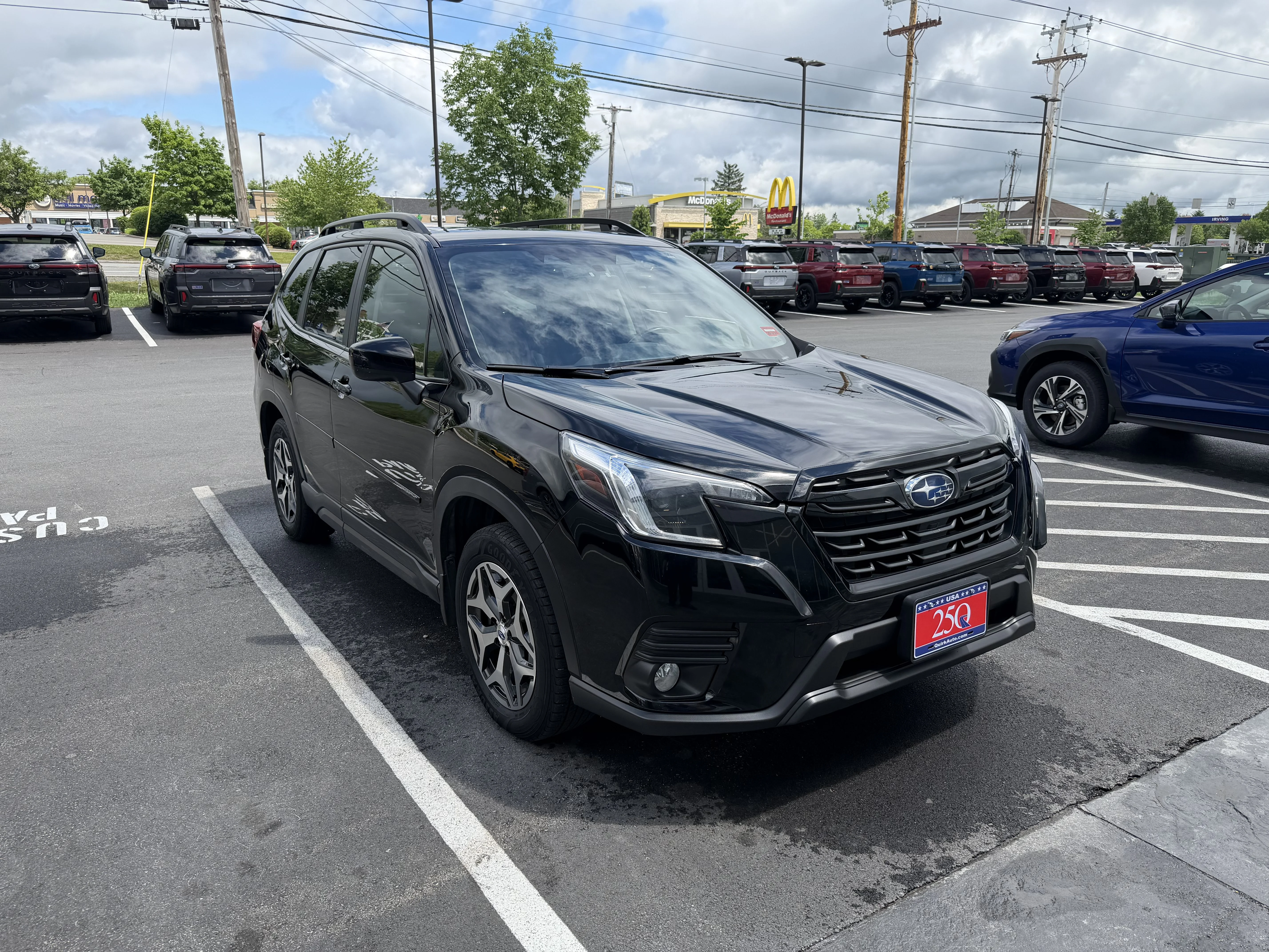 Used 2023 Crystal Black Silica Subaru Premium image 7