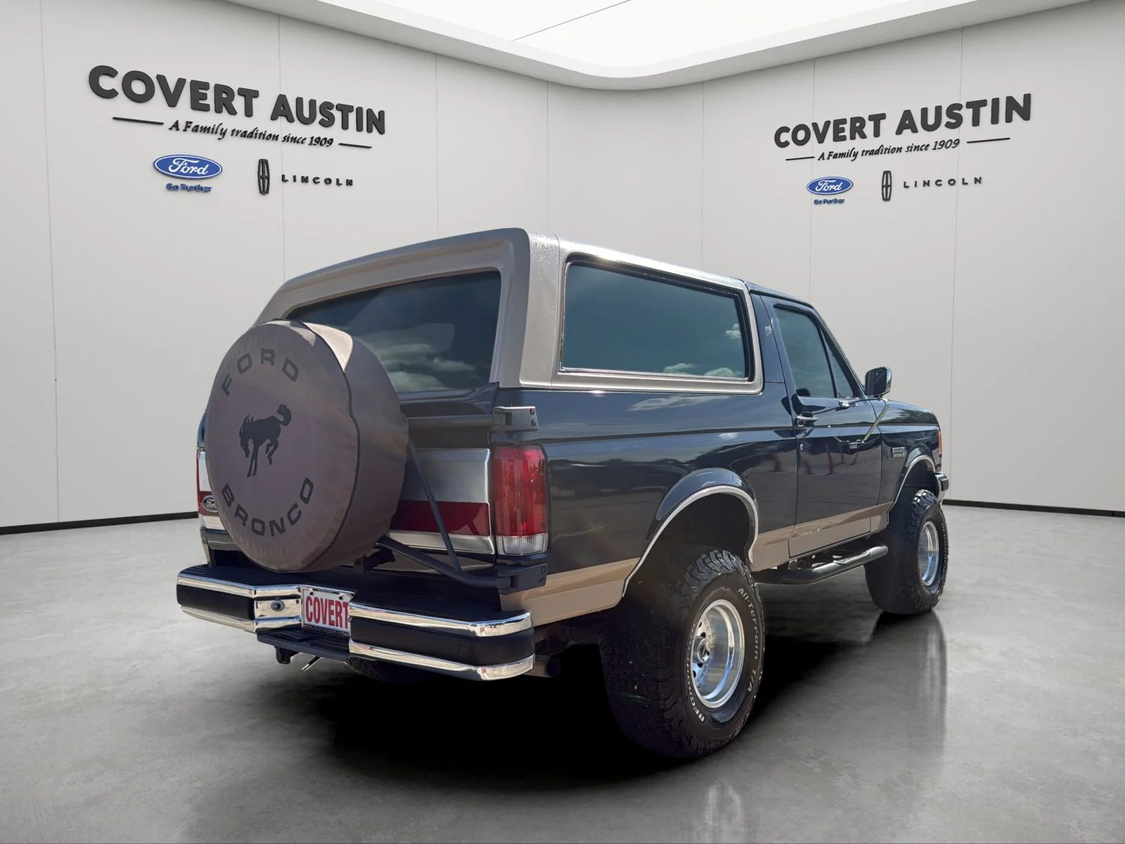 Used 1988  Ford XLT image 14