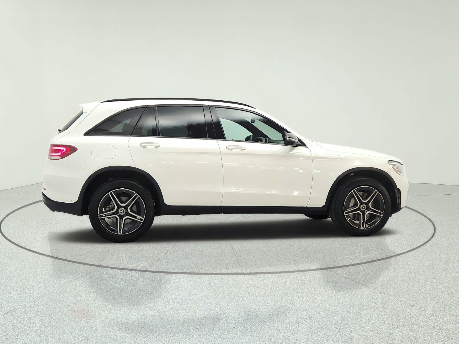 Used 2022 Polar White Mercedes-Benz GLC 300 SUV image 4