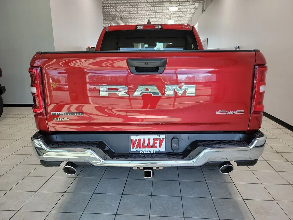 New 2026 Molten Red Pearl-Coat Exterior Paint RAM Big Horn/Lone Star image 6